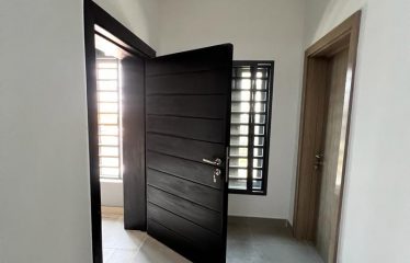 Brand new exquisite 3 bedroom flat ,built with high ceilings and a room service quarter.