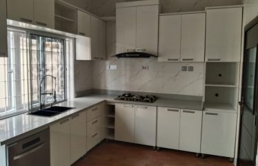 Fully detached 4 bedroom duplex with a service quarter in Oniru.