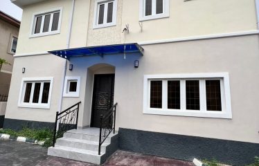 Fully detached 4 bedroom duplex with a service quarter in Oniru.